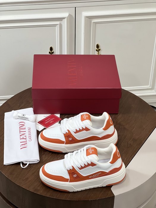 High-Quality Valentino Men's Shoes on Yupoo