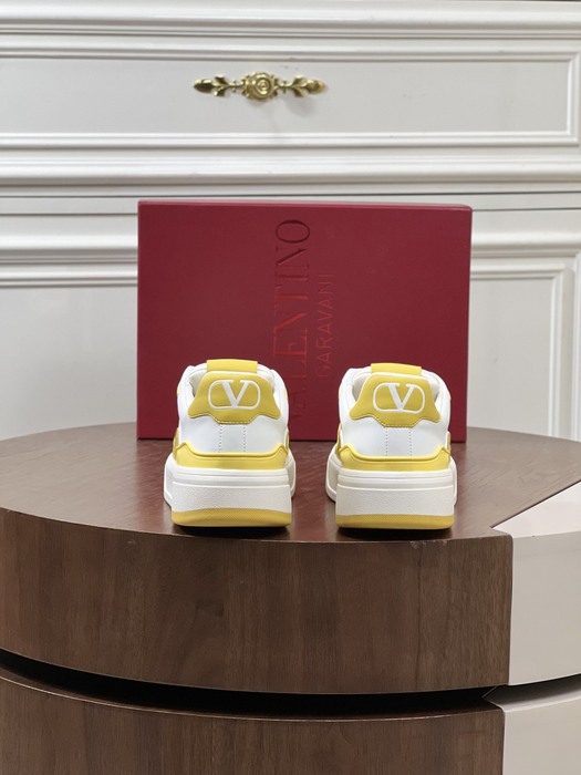 High-Quality Valentino Men's Shoes on Yupoo