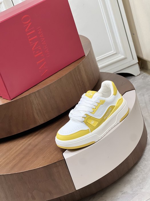 High-Quality Valentino Men's Shoes on Yupoo