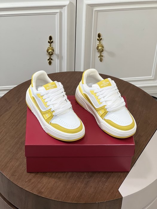 High-Quality Valentino Men's Shoes on Yupoo