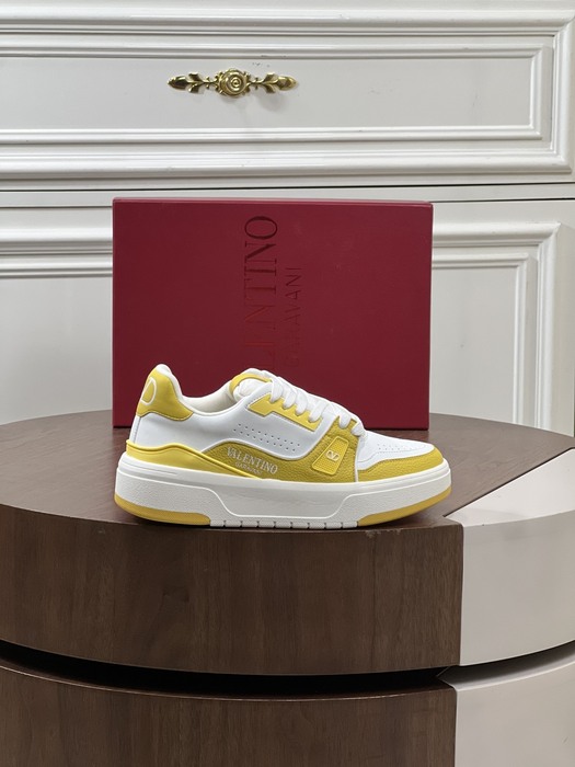 High-Quality Valentino Men's Shoes on Yupoo