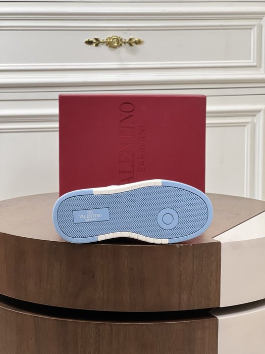 High-Quality Valentino Men's Shoes on Yupoo