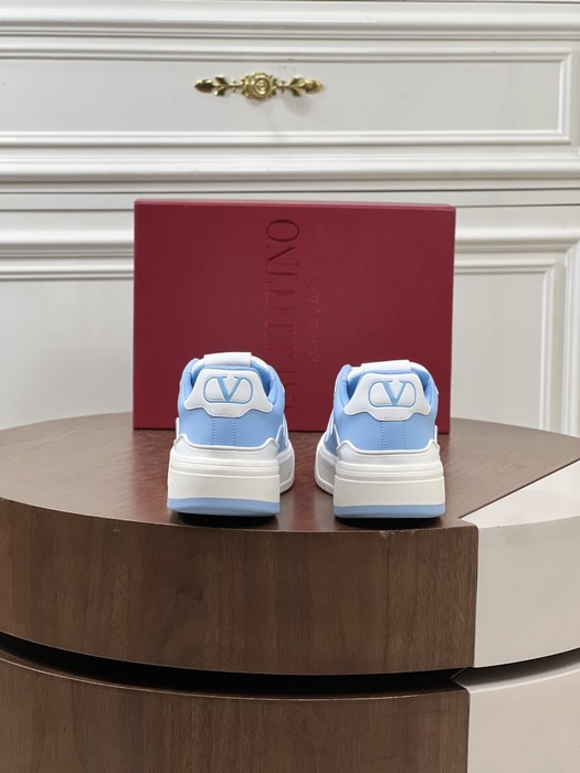 High-Quality Valentino Men's Shoes on Yupoo