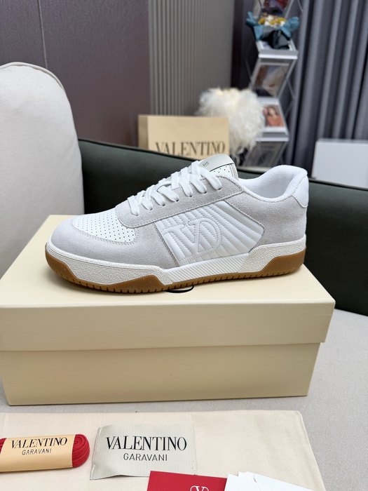 High-Quality Valentino Men's Shoes on Yupoo