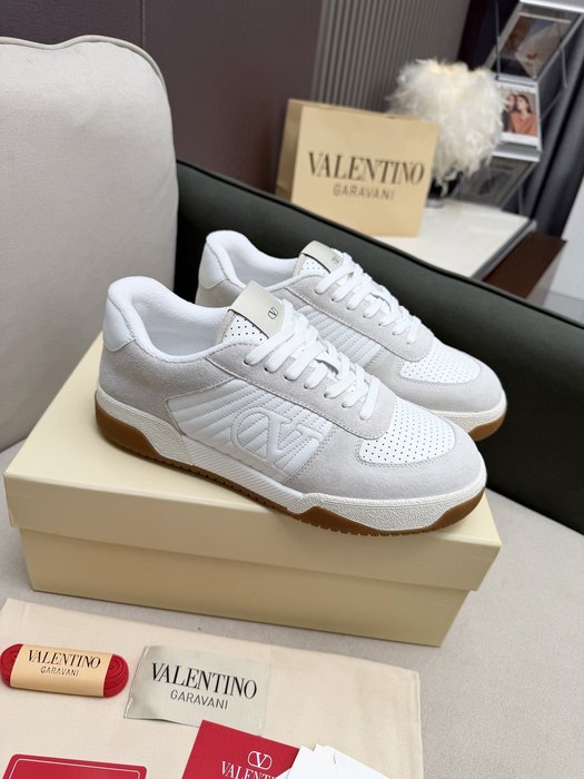 High-Quality Valentino Men's Shoes on Yupoo