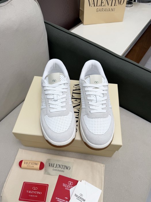 High-Quality Valentino Men's Shoes on Yupoo