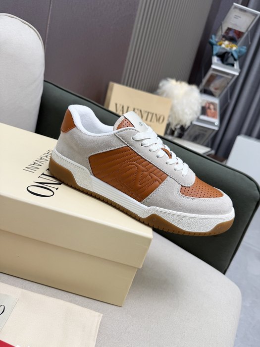 High-Quality Valentino Men's Shoes on Yupoo