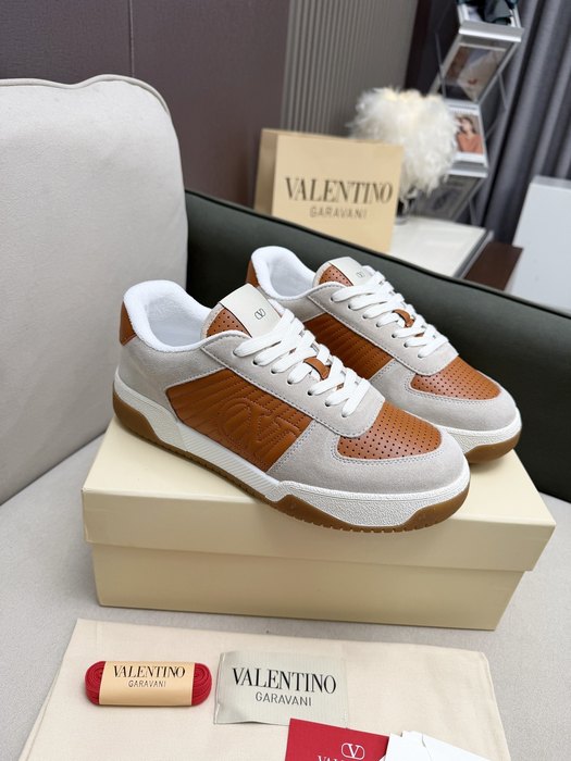 High-Quality Valentino Men's Shoes on Yupoo