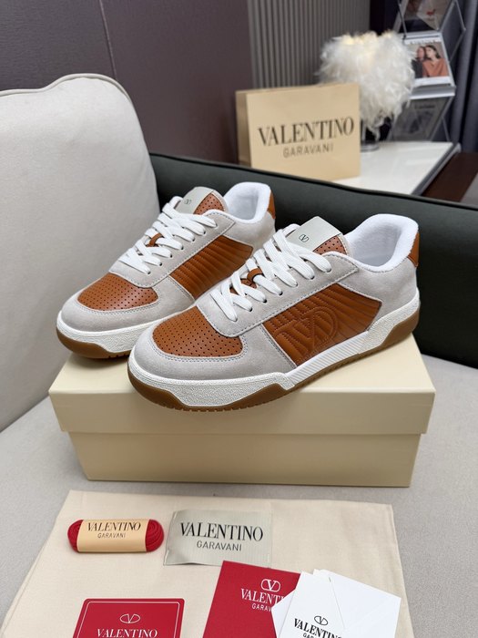 High-Quality Valentino Men's Shoes on Yupoo
