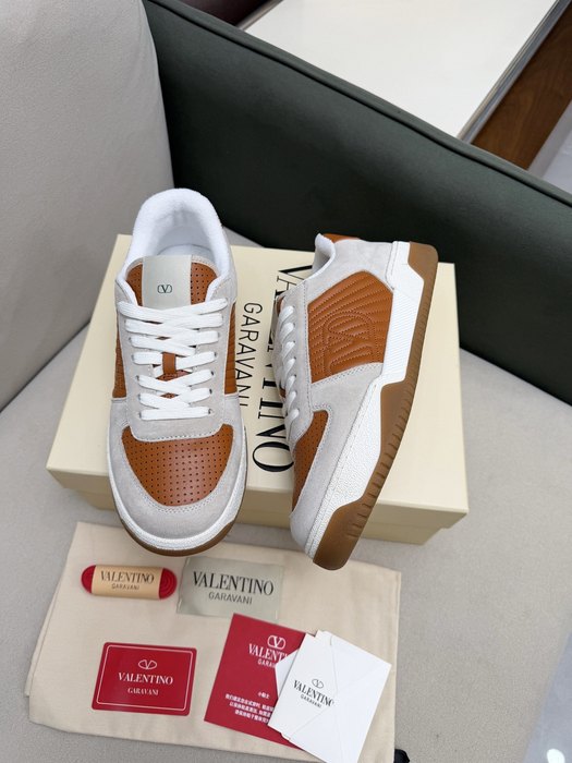 High-Quality Valentino Men's Shoes on Yupoo