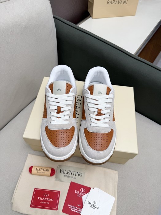 High-Quality Valentino Men's Shoes on Yupoo