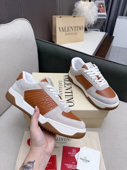 High-Quality Valentino Men's Shoes on Yupoo