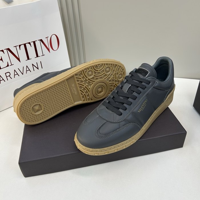 High-Quality Valentino Men's Shoes on Yupoo