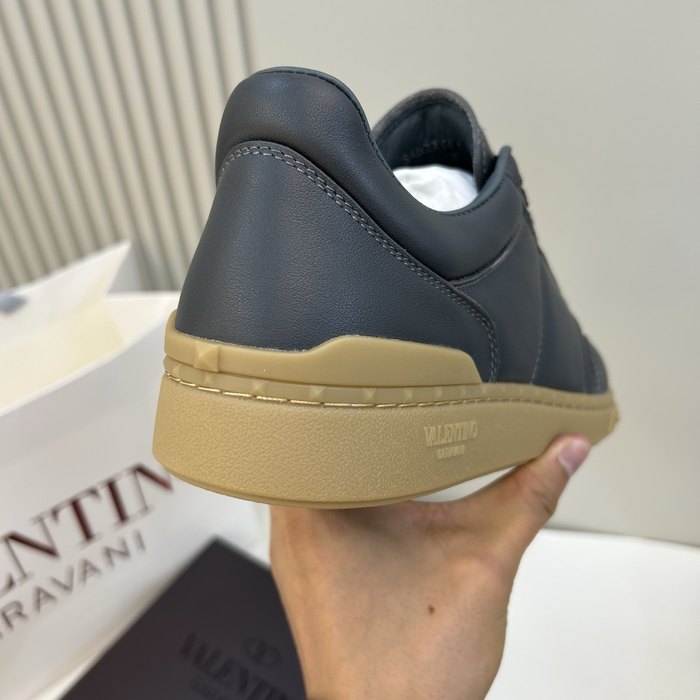 High-Quality Valentino Men's Shoes on Yupoo