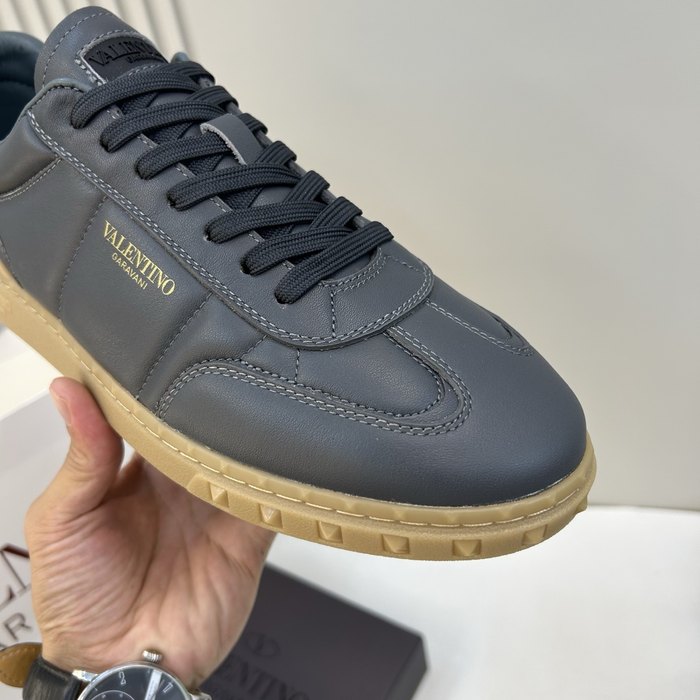 High-Quality Valentino Men's Shoes on Yupoo