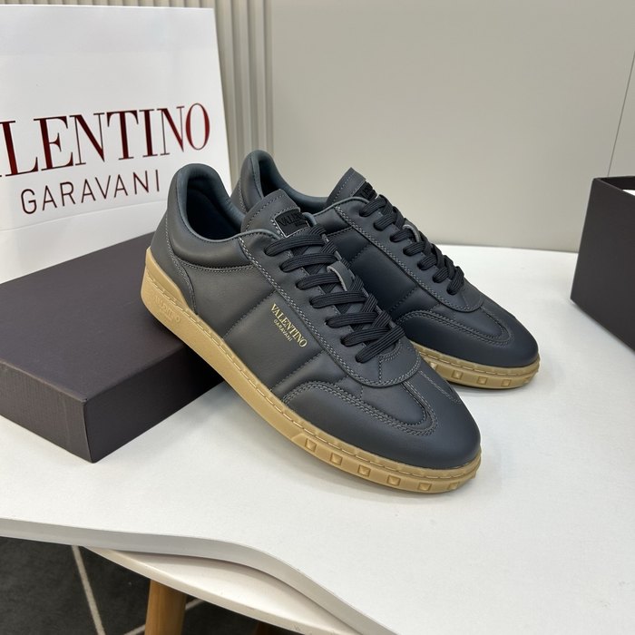High-Quality Valentino Men's Shoes on Yupoo