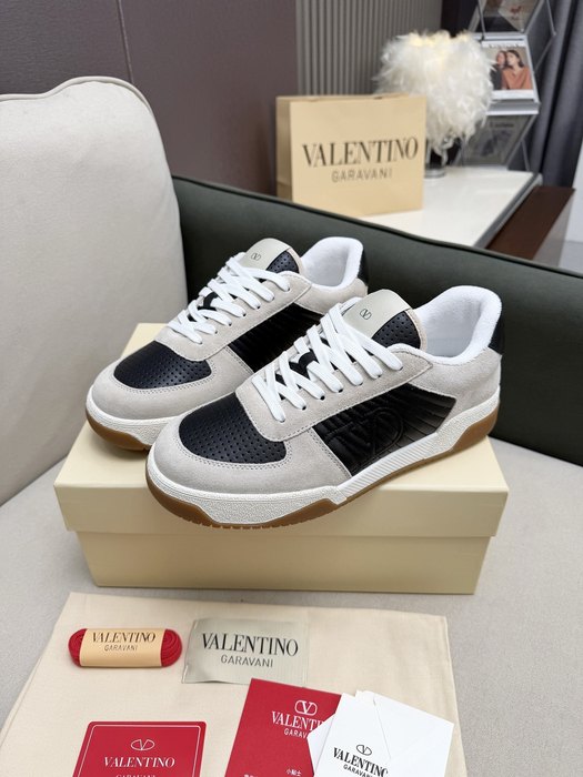 High-Quality Valentino Men's Shoes on Yupoo