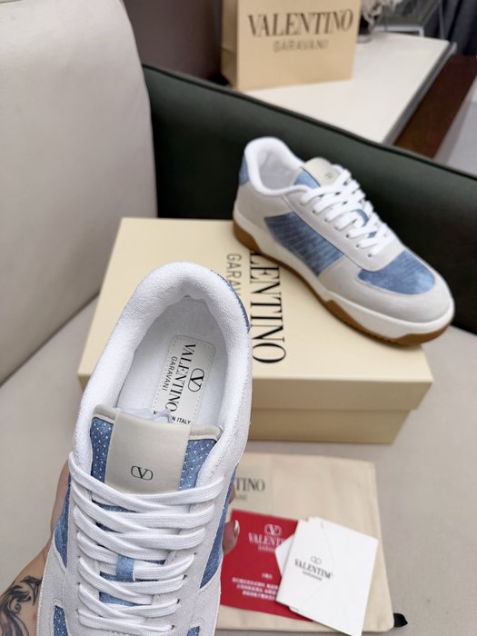 High-Quality Valentino Men's Shoes on Yupoo