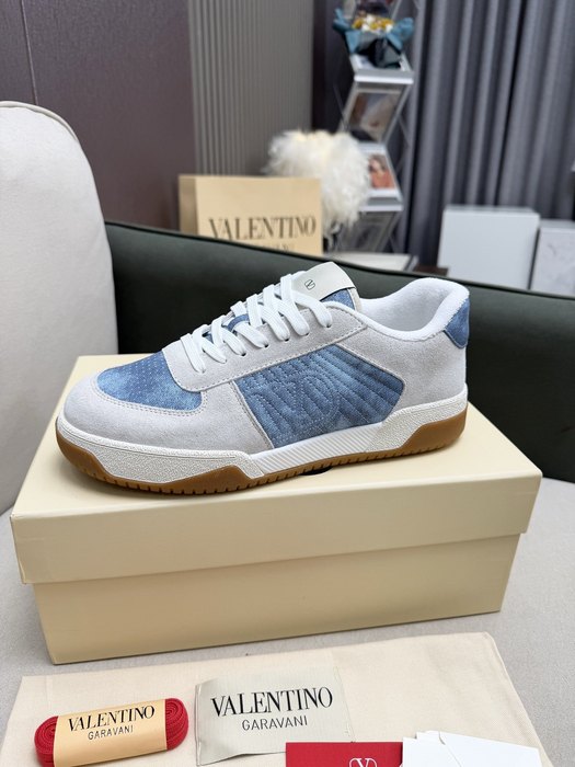 High-Quality Valentino Men's Shoes on Yupoo