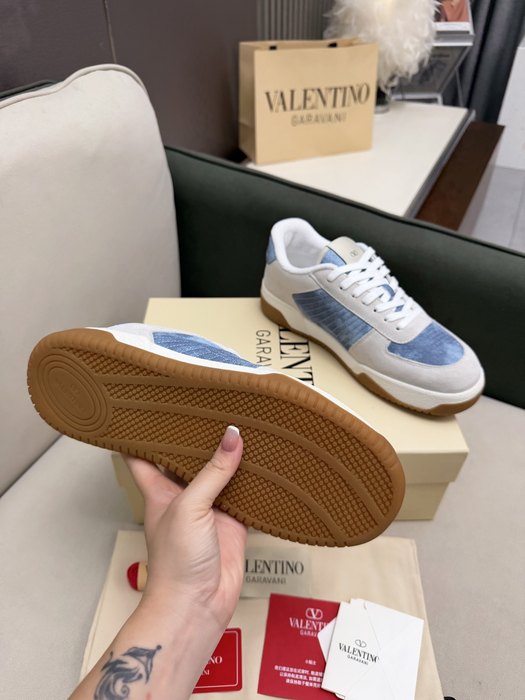 High-Quality Valentino Men's Shoes on Yupoo