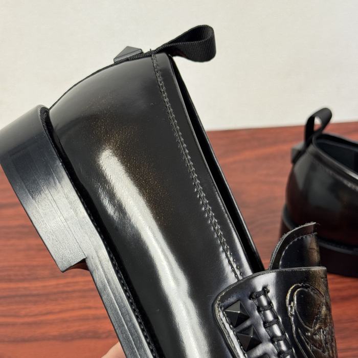 High-Quality Valentino Men's Shoes on Yupoo