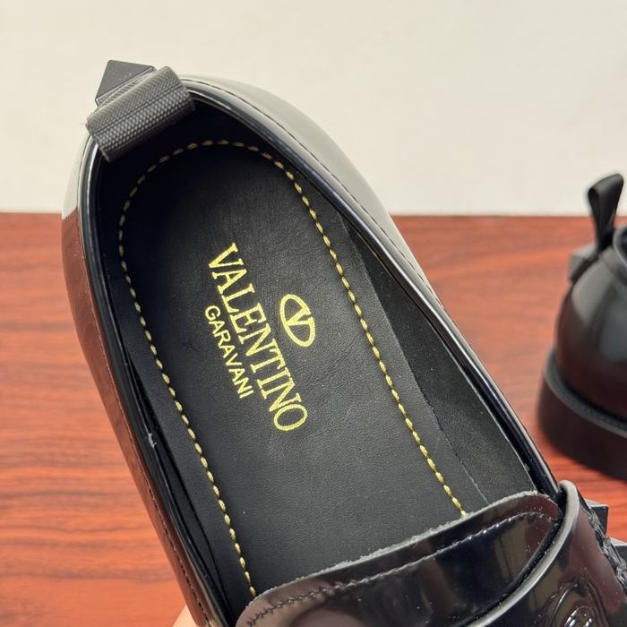 High-Quality Valentino Men's Shoes on Yupoo