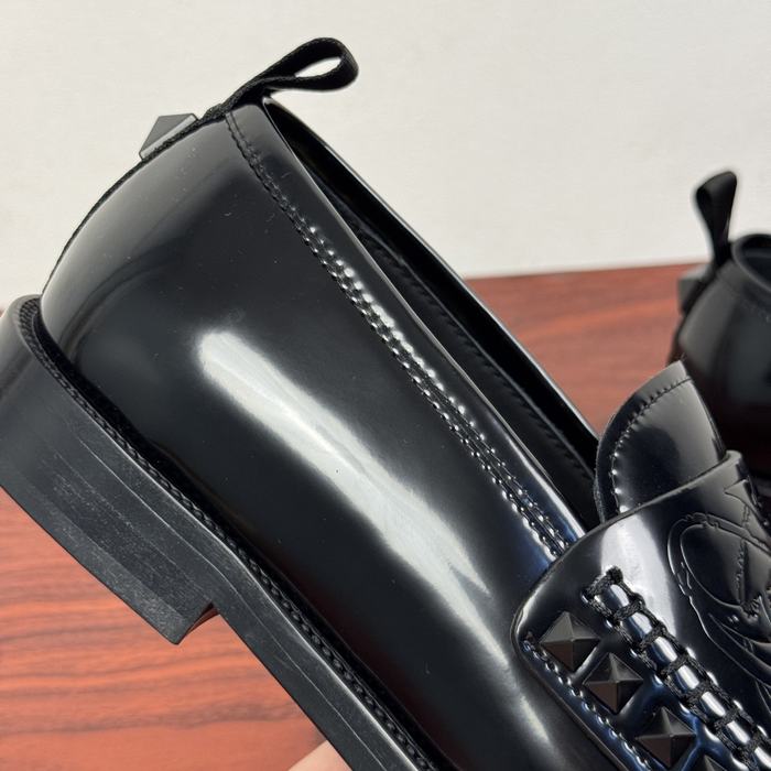 High-Quality Valentino Men's Shoes on Yupoo