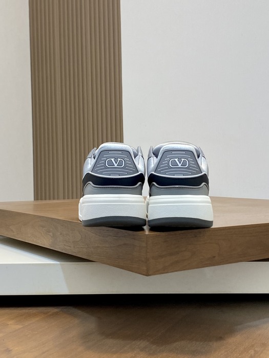 High-Quality Valentino Men's Shoes on Yupoo