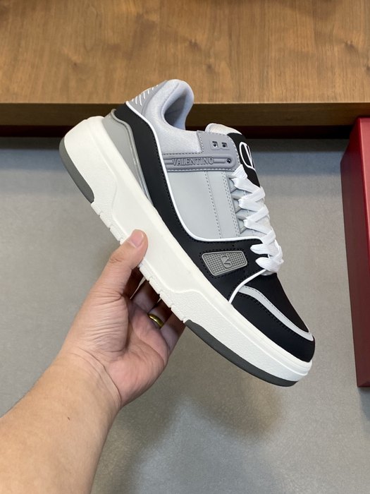 High-Quality Valentino Men's Shoes on Yupoo