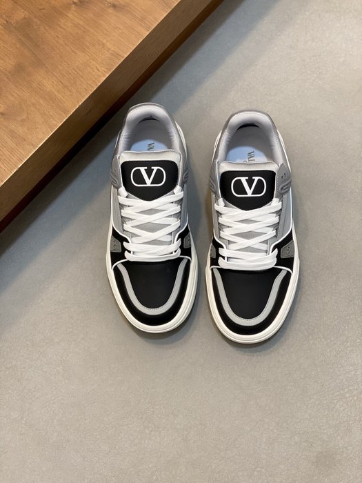 High-Quality Valentino Men's Shoes on Yupoo