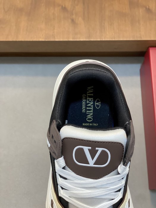High-Quality Valentino Men's Shoes on Yupoo