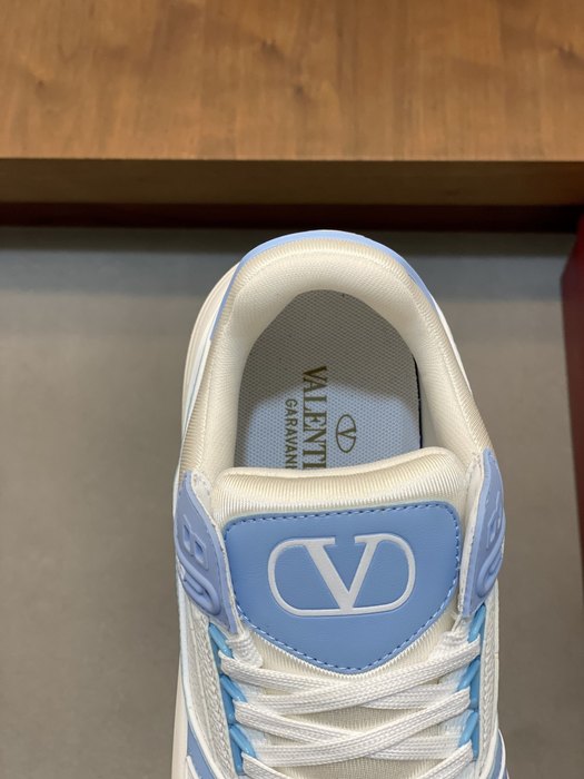 High-Quality Valentino Men's Shoes on Yupoo