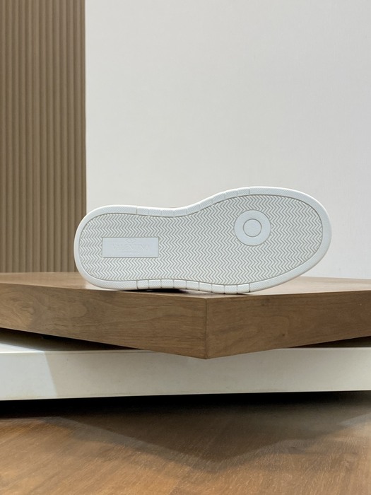 High-Quality Valentino Men's Shoes on Yupoo