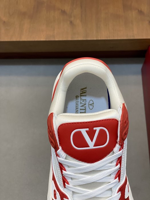 High-Quality Valentino Men's Shoes on Yupoo