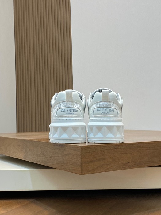 High-Quality Valentino Men's Shoes on Yupoo