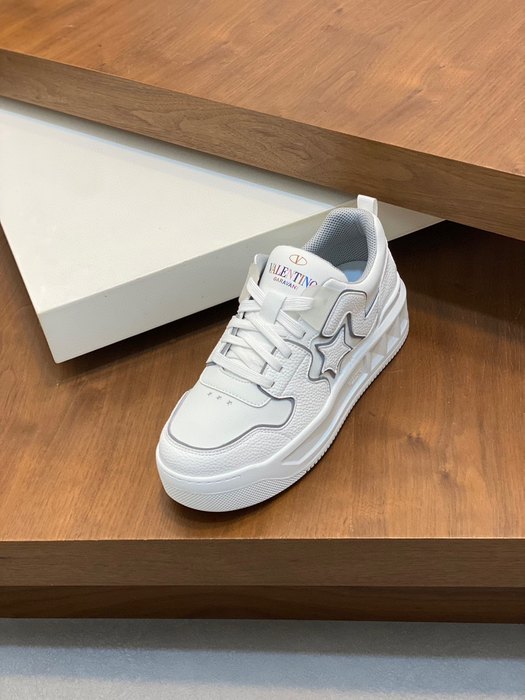 High-Quality Valentino Men's Shoes on Yupoo