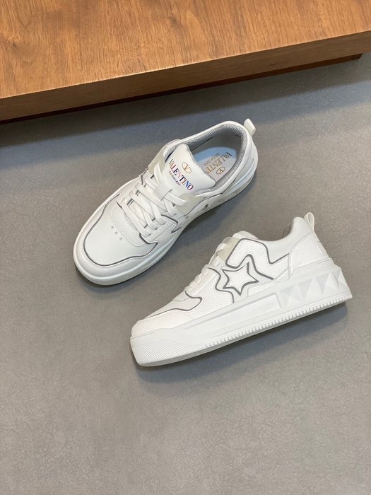 High-Quality Valentino Men's Shoes on Yupoo