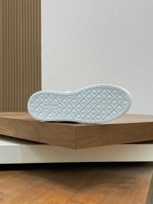 High-Quality Valentino Men's Shoes on Yupoo