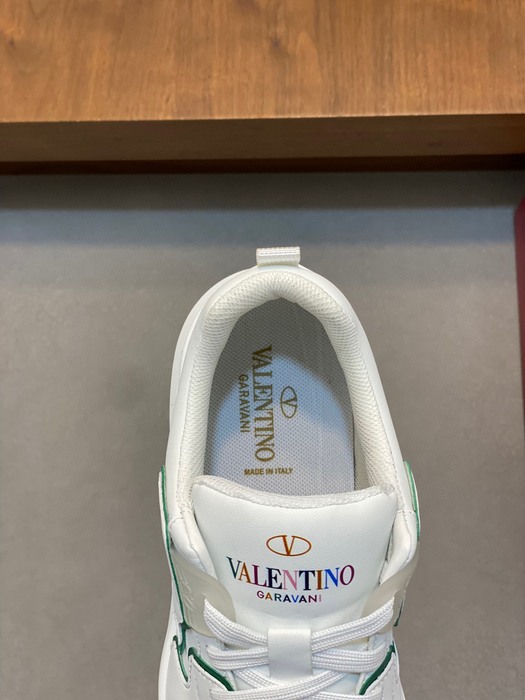 High-Quality Valentino Men's Shoes on Yupoo