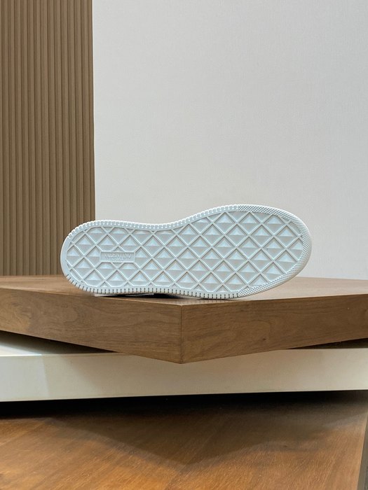 High-Quality Valentino Men's Shoes on Yupoo