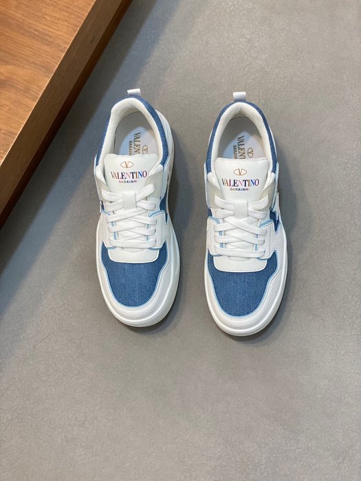 High-Quality Valentino Men's Shoes on Yupoo