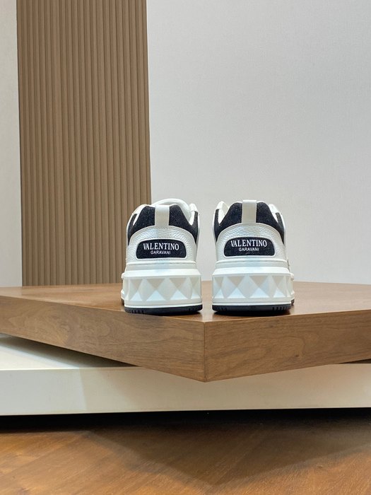 High-Quality Valentino Men's Shoes on Yupoo