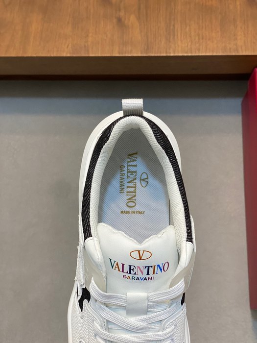 High-Quality Valentino Men's Shoes on Yupoo