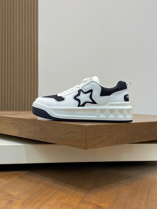 High-Quality Valentino Men's Shoes on Yupoo