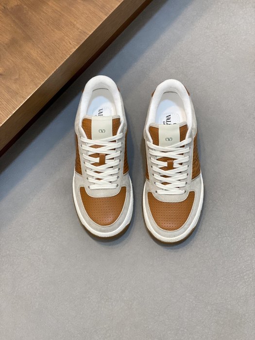 High-Quality Valentino Men's Shoes on Yupoo