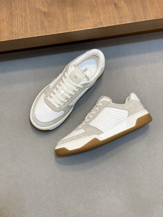 High-Quality Valentino Men's Shoes on Yupoo