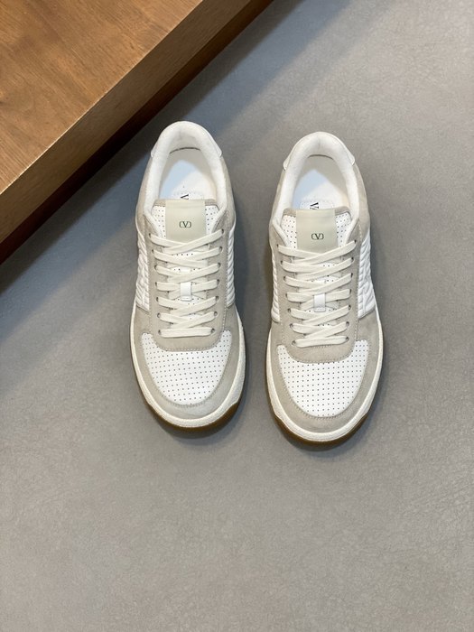 High-Quality Valentino Men's Shoes on Yupoo