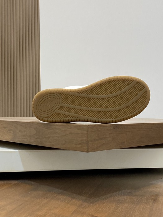 High-Quality Valentino Men's Shoes on Yupoo