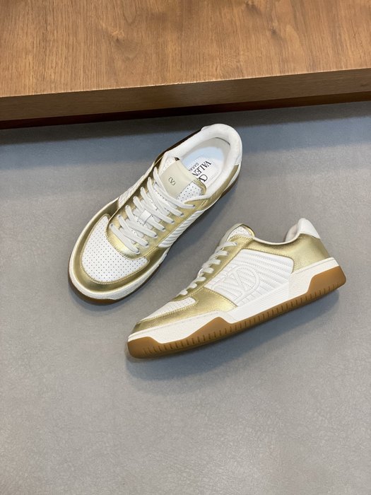 High-Quality Valentino Men's Shoes on Yupoo