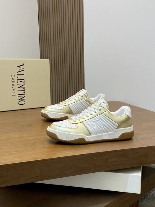 High-Quality Valentino Men's Shoes on Yupoo